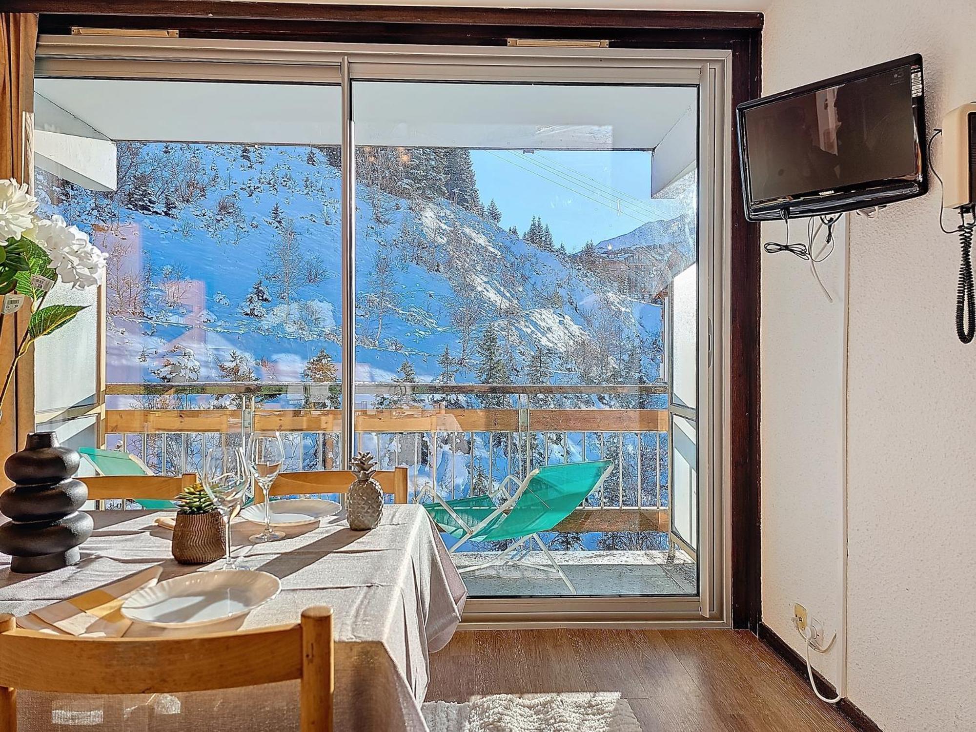 Apartment 1650 - Mountain View - Snow Front 2s05 *